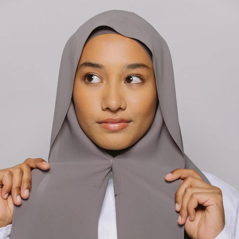 Hot Sale Premium Instant Chiffon Hijab With Bulit-in Magnets Solid Color Easy To Wear Shawl Wrap with Undercap for Muslim Women